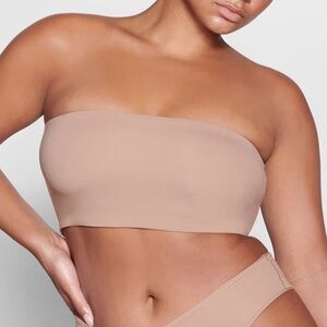 SKIMS FITS EVERYBODY BANDEAU BRA